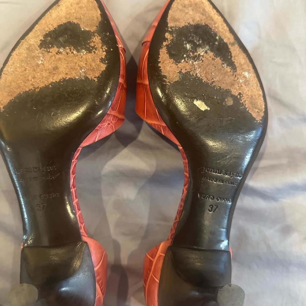 Jenni Kayne Red Croc Embossed D’Orsay Heels - Picture 2 of 3